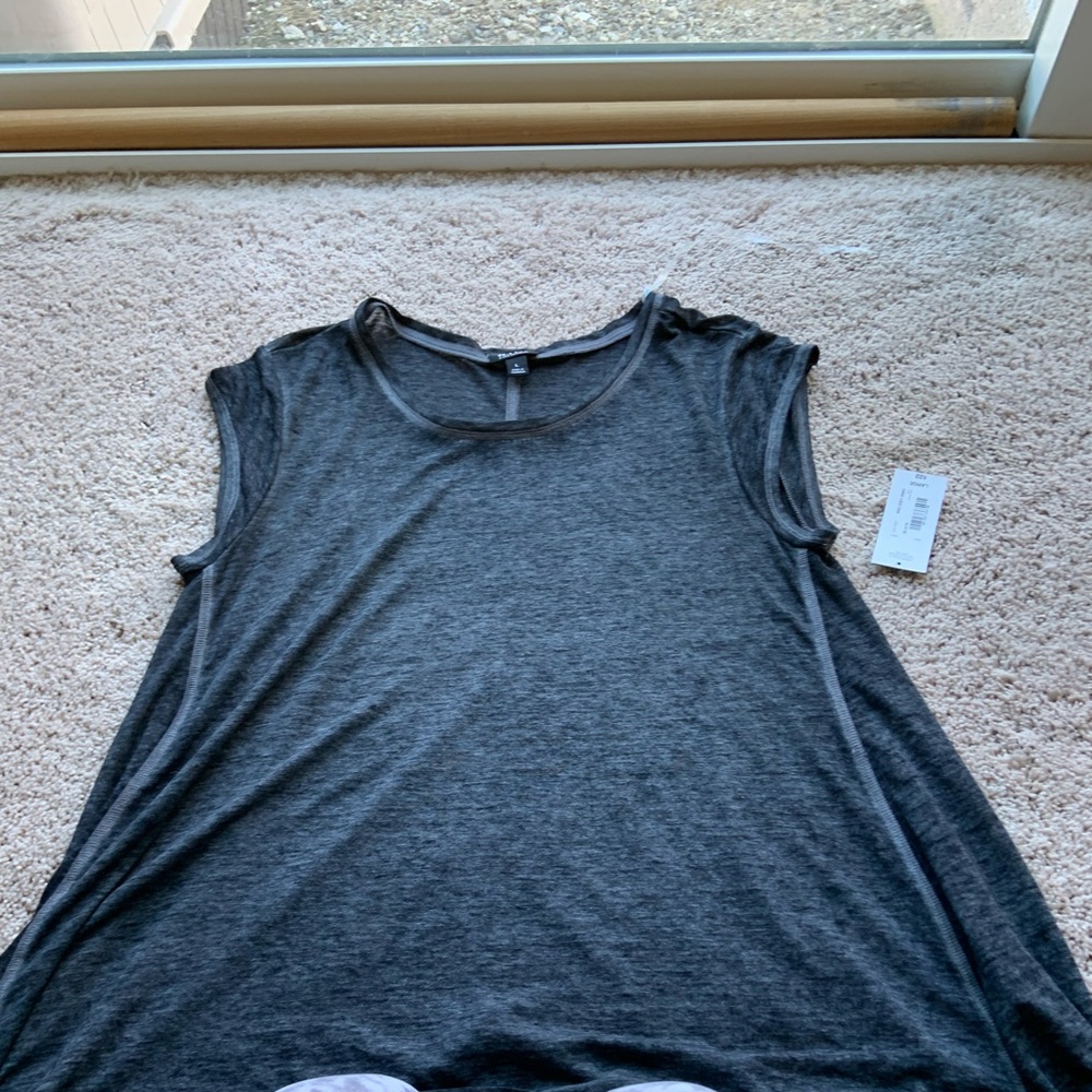 Ana flowy tee